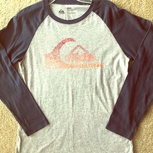 Boy’s size med quiksilver long sleeved tee